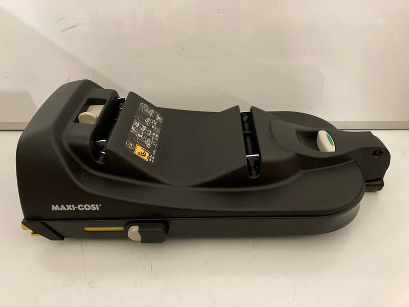 Lot 93  
            Nottingham SR7 – Delivery Only 

                
MAXI-COSI CABRIO CAR SEAT BASE