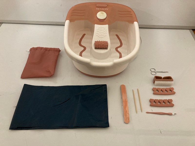 Lot 94  
            Nottingham SR7 – Delivery Only 

                
REVLON PEDIPREP SPA WITH PEDICURE SET