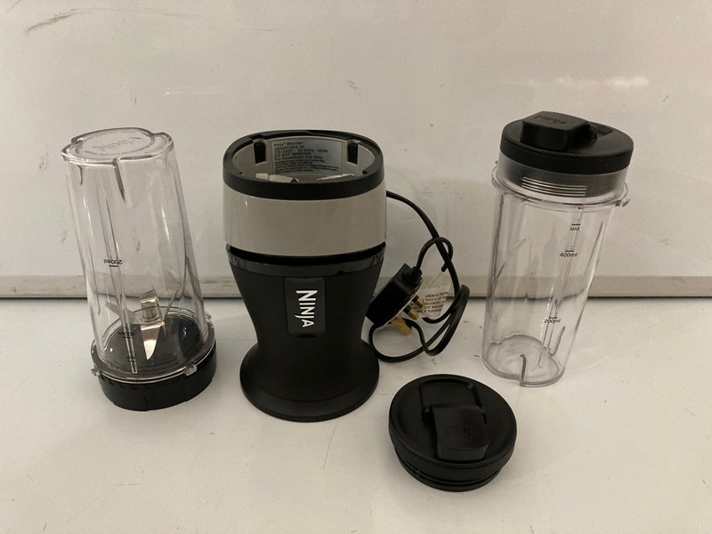 Lot 99  
            Nottingham SR7 – Delivery Only 

                
NINJA 700W 470ML SMOOTHIE MAKER