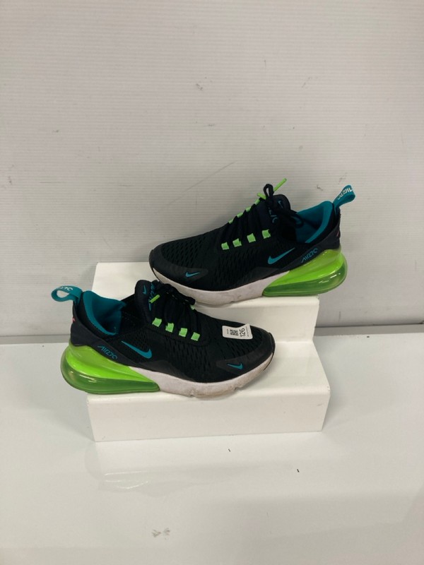 Lot 126  
            Nottingham SR9 - Delivery Only 

                
NIKE BLACK TRAINERS UK SIZE 5