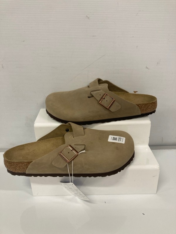 Lot 128  
            Nottingham SR9 - Delivery Only 

                
BIRKENSTOCK WOMENS SHOES UK SIZE 44