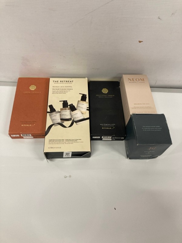 Lot 135  
            Nottingham SR9 - Delivery Only 

                
5 X HOUSEHOLD ITEMS INC RITUALS DIFFUSER