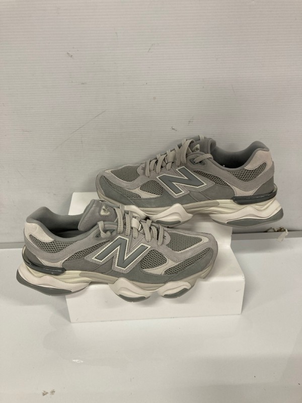 Lot 162  
            Nottingham SR9 - Delivery Only 

                
NEW BALANCE 9060 GREY TRAINERS UK SIZE 11