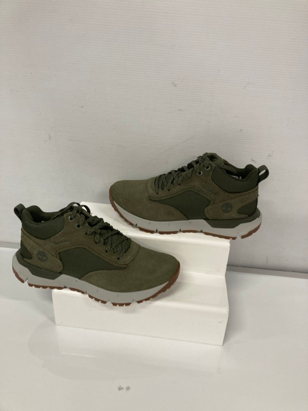 Lot 167  
            Nottingham SR9 - Delivery Only 

                
TIMBERLAND VOYAGER PARK MID LACE DARK GREEN SUEDE TRAINERS UK SIZE 7.5