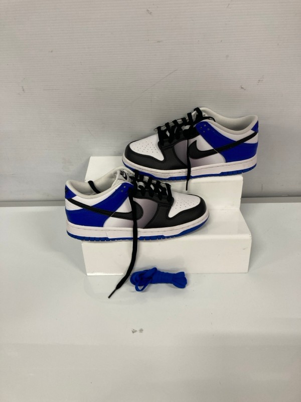 Lot 184  
            Nottingham SR9 - Delivery Only 

                
KIDS NIKE DUNK LOW BLUE/BLACK/WHITE TRAINERS UK SIZE 5