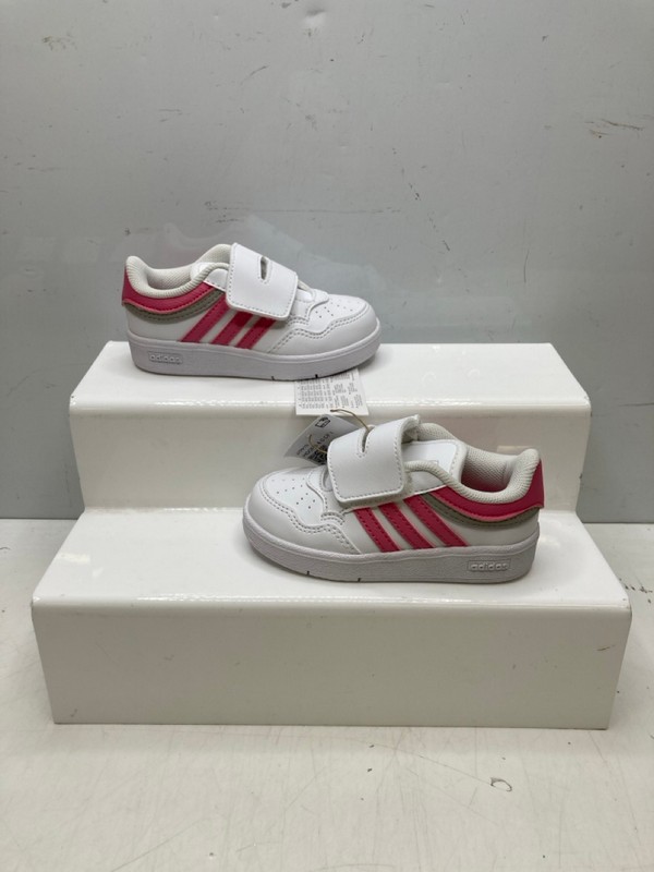 Lot 265  
            Nottingham SR9 - Delivery Only 

                
KIDS ADIDAS HOPPS 4.0 CF I WHITE/PINK TRAINERS UK SIZE 6