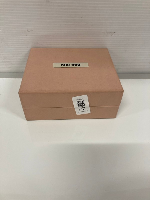 Lot 27  
            Nottingham SR9 - Delivery Only 

                
MIU MIU BLACK WOMENS PURSE