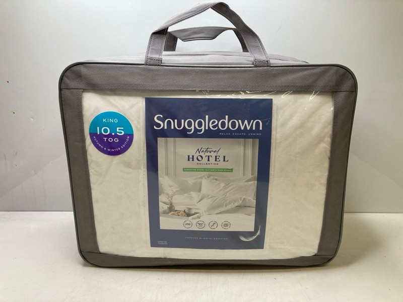 Lot 285  
            Nottingham SR9 - Delivery Only 

                
SNUGGLEDOWN HOTEL COLLECTION KING 10.5 TOG DUVET