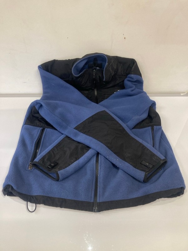 Lot 297  
            Nottingham SR9 - Delivery Only 

                
THE NORTH FACE BLUE/BLACK FLEECE UK SIZE L