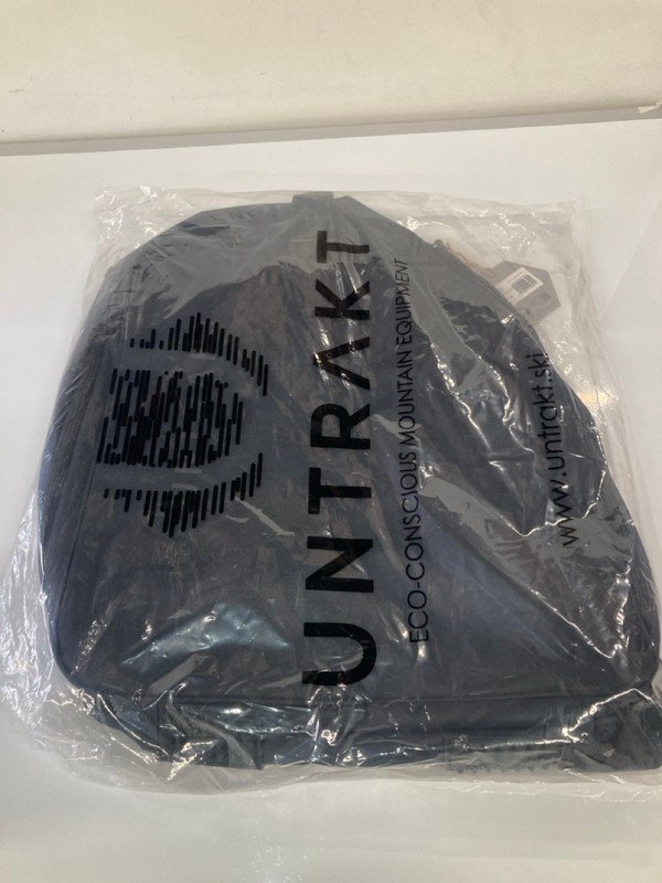 Lot 308  
            Nottingham SR9 - Delivery Only 

                
UNTRAKT SKI BOOT & HELMET BAG