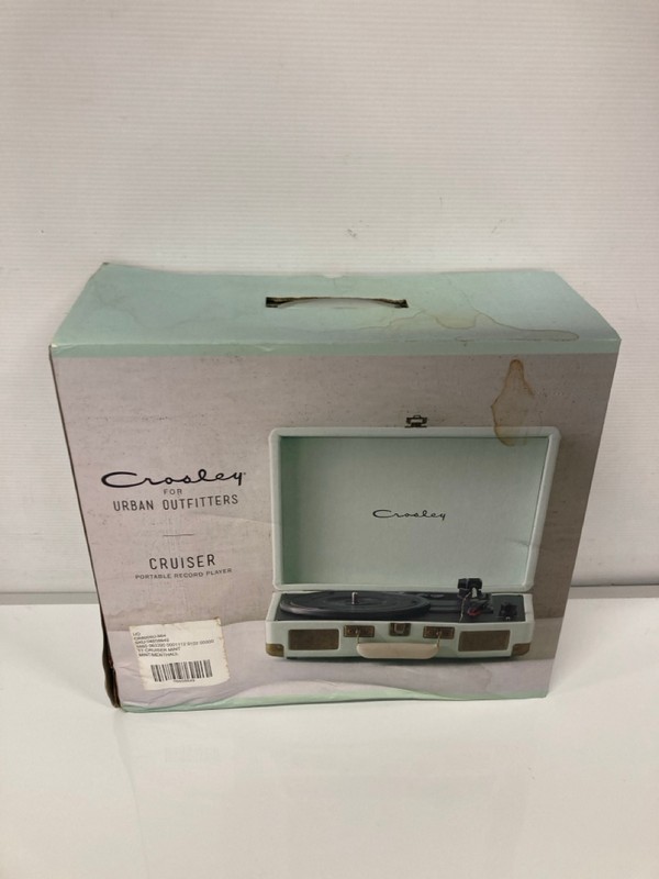 Lot 30  
            Nottingham SR9 - Delivery Only 

                
CROSLEY CRUISER PORTABLE RECORD PLAYER