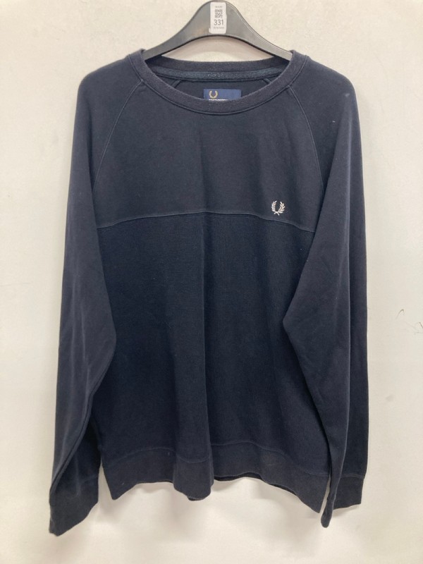 Lot 331  
            Nottingham SR9 - Delivery Only 

                
FRED PERRY NAVY LOGO SWEATSHIRT UK SIZE L
