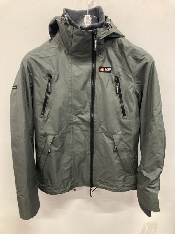 Lot 340  
            Nottingham SR9 - Delivery Only 

                
SUPERDRY HOODED MTN WINDBREAKER JACKET UK SIZE S