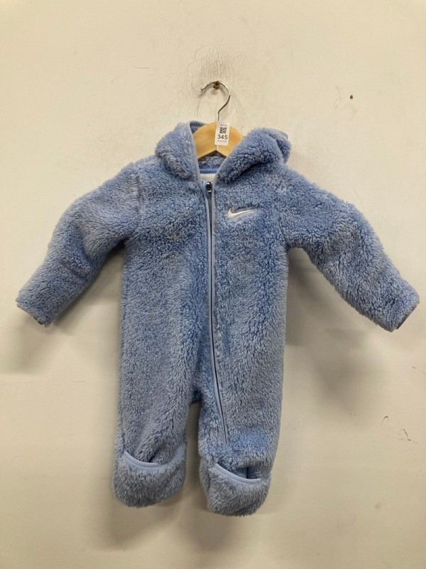 Lot 345  
            Nottingham SR9 - Delivery Only 

                
KIDS NIKE BLUE FLUFFY ONESIE UK SIZE 6 MONTHS