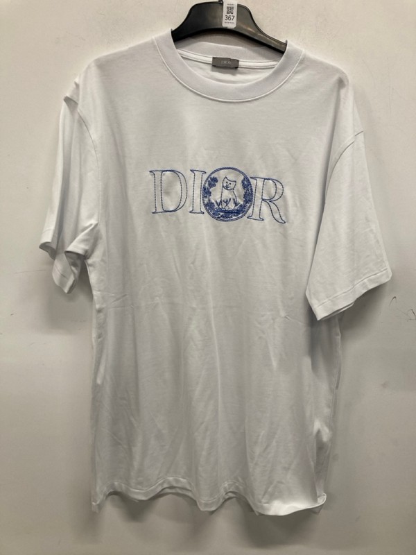 Lot 367  
            Nottingham SR9 - Delivery Only 

                
DIOR WHITE LOGO T-SHIRT UK SIZE XL