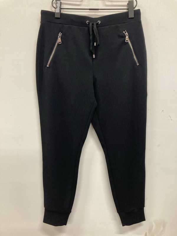 Lot 368  
            Nottingham SR9 - Delivery Only 

                
WOMENS BLACK CUFFED TRACKSUIT BOTTOMS UK SIZE M
