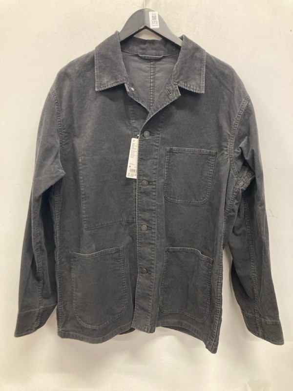 Lot 372  
            Nottingham SR9 - Delivery Only 

                
UNIQLO DARK GREY BUTTON UP JACKET UK SIZE M