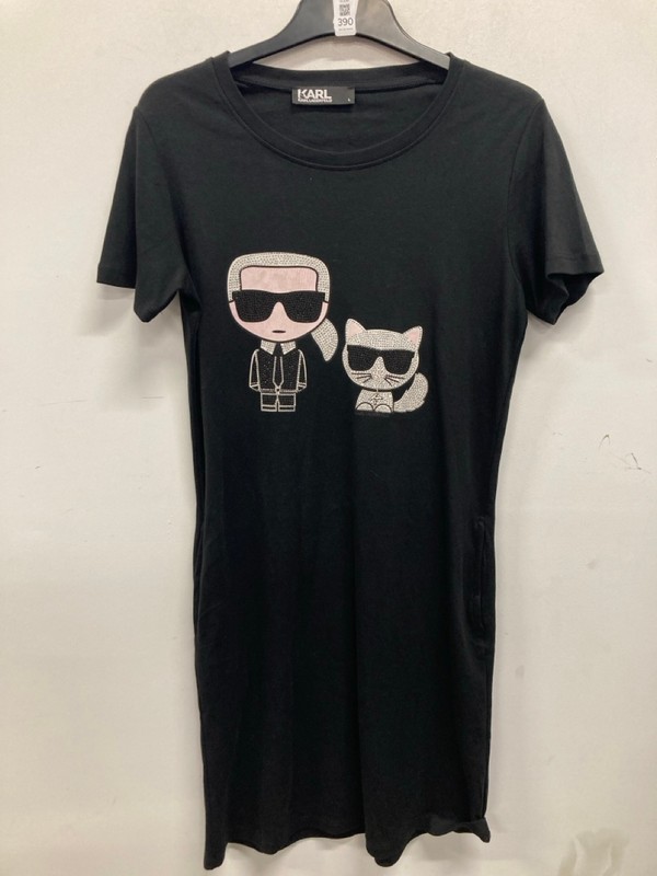 Lot 390  
            Nottingham SR9 - Delivery Only 

                
KARL LAGERFELD BLACK PRINTED T-SHIRT DRESS UK SIZE L