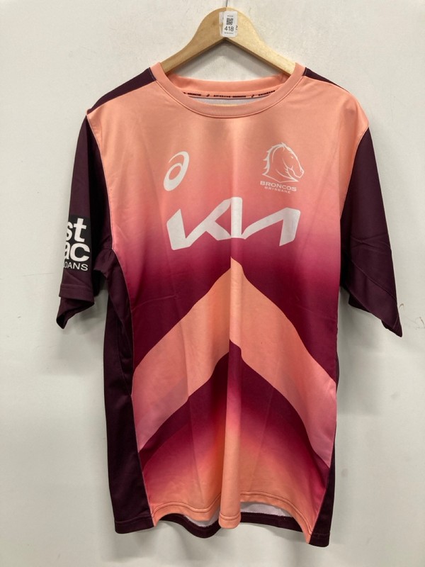 Lot 418  
            Nottingham SR9 - Delivery Only 

                
BRISBANE BRONCOS RUGBY LEAGUE 2024/25 TRAINING JERSEY UK SIZE 2XL