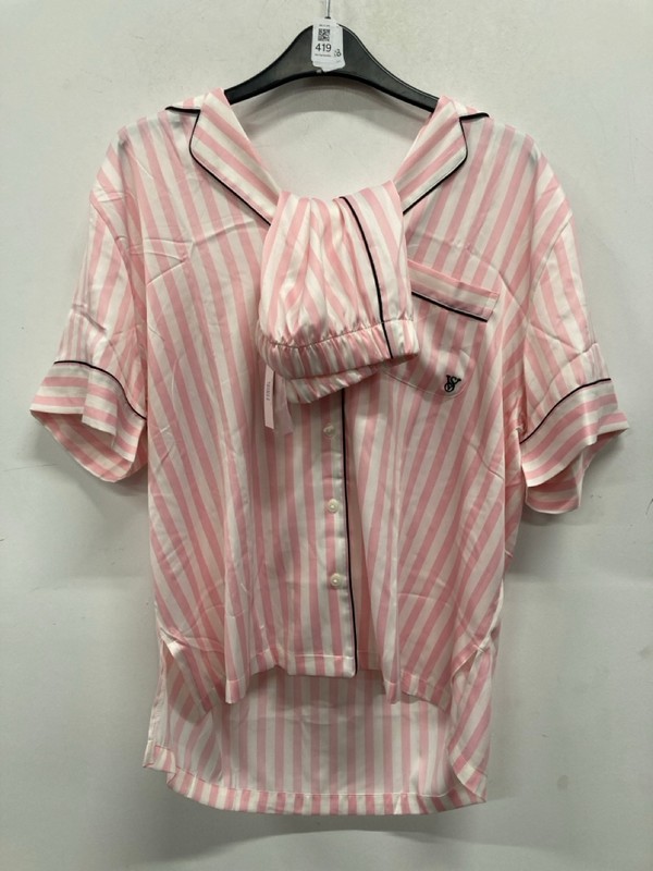 Lot 419  
            Nottingham SR9 - Delivery Only 

                
VICTORIA SECRET PINK/WHITE STRIPED PAJAMAS UK SIZE S