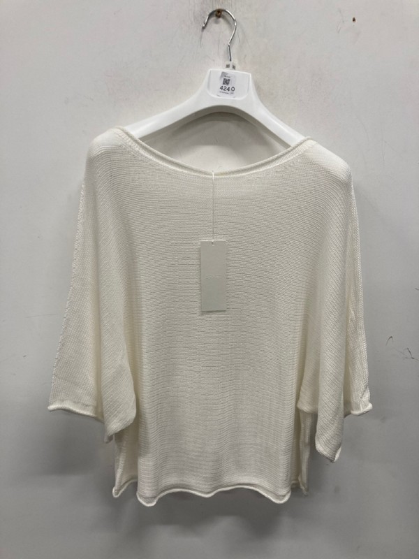 Lot 424  
            Nottingham SR9 - Delivery Only 

                
WOMENS WHITE KNIT PULLOVER TOP UK SIZE L