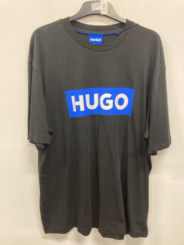 Lot 425  
            Nottingham SR9 - Delivery Only 

                
HUGO BOSS BLACK/BLUE LOGO T-SHIRT UK SIZE 2XL