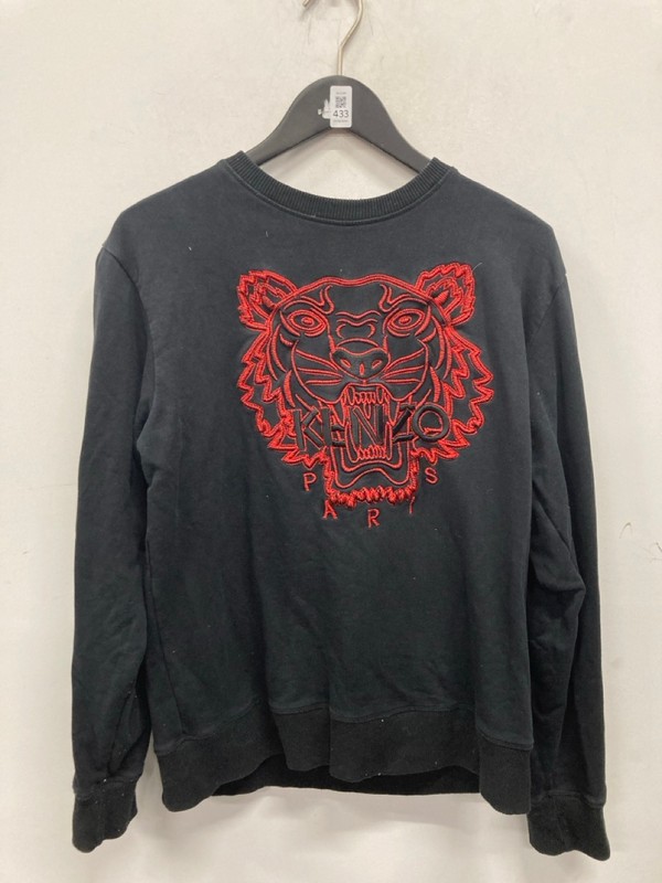 Lot 433  
            Nottingham SR9 - Delivery Only 

                
KENZO BLACK/RED LOGO PULLOVER CREWNECK UK SIZE XL