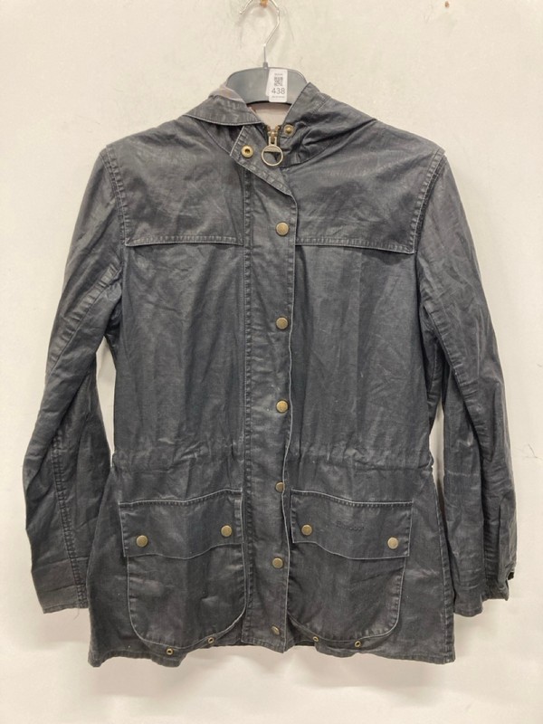 Lot 438  
            Nottingham SR9 - Delivery Only 

                
WOMENS BARBOUR WASHED GREY JACKET UK SIZE 12