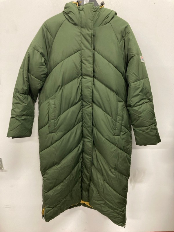 Lot 445  
            Nottingham SR9 - Delivery Only 

                
PASSENGER GREEN PUFFER TRENCH COAT UK SIZE L