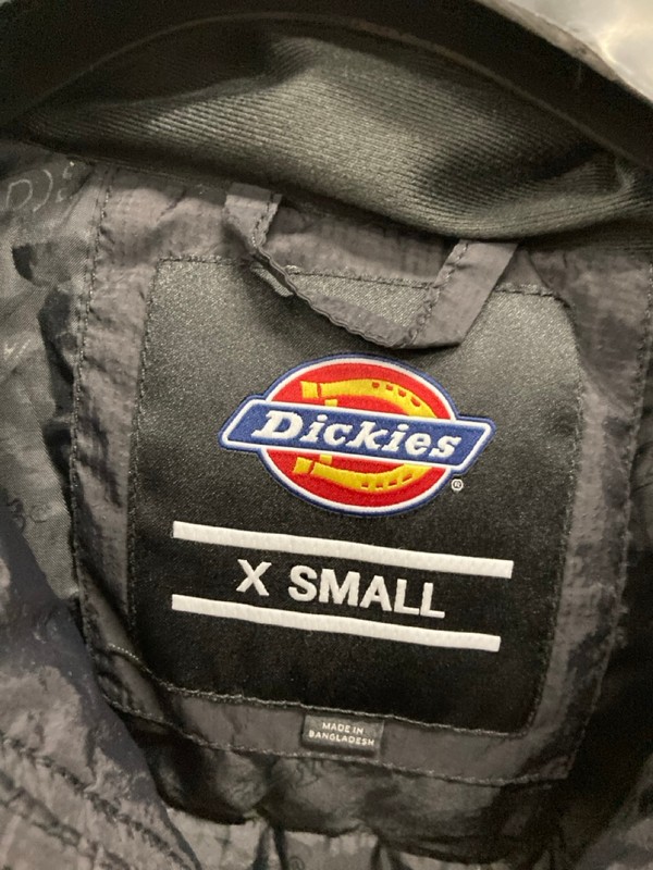 Lot 474  
            Nottingham SR9 - Delivery Only 

                
WOMENS DICKIES BLACK CROPPED PUFFER JACKET UK SIZE XS - Image 2