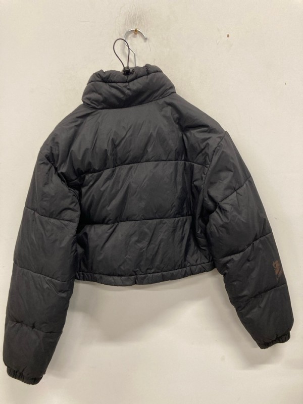 Lot 474  
            Nottingham SR9 - Delivery Only 

                
WOMENS DICKIES BLACK CROPPED PUFFER JACKET UK SIZE XS - Image 3