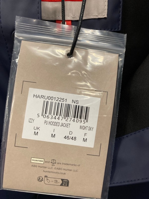 Lot 481  
            Nottingham SR9 - Delivery Only 

                
WOMENS HUNTER BLUE RAINCOAT UK SIZE M - Image 2