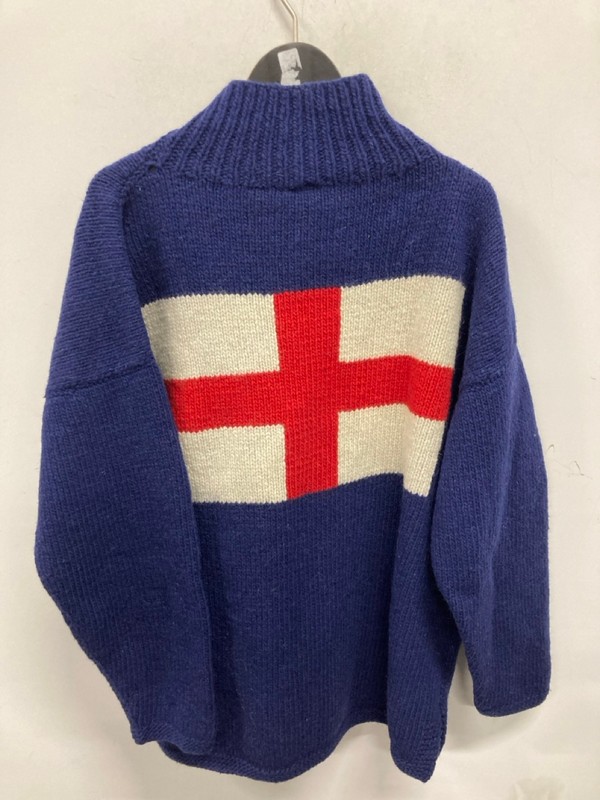 Lot 488  
            Nottingham SR9 - Delivery Only 

                
ENGLAND BLUE KNIT 1/2 ZIP SWEATER UK SIZE L - Image 3