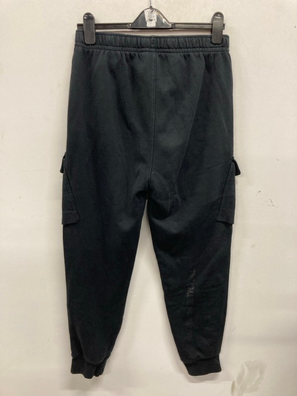 Lot 501  
            Nottingham SR9 - Delivery Only 

                
NIKE BLACK CARGO STYLE CUFFED LOGO JOGGERS UK SIZE M - Image 3