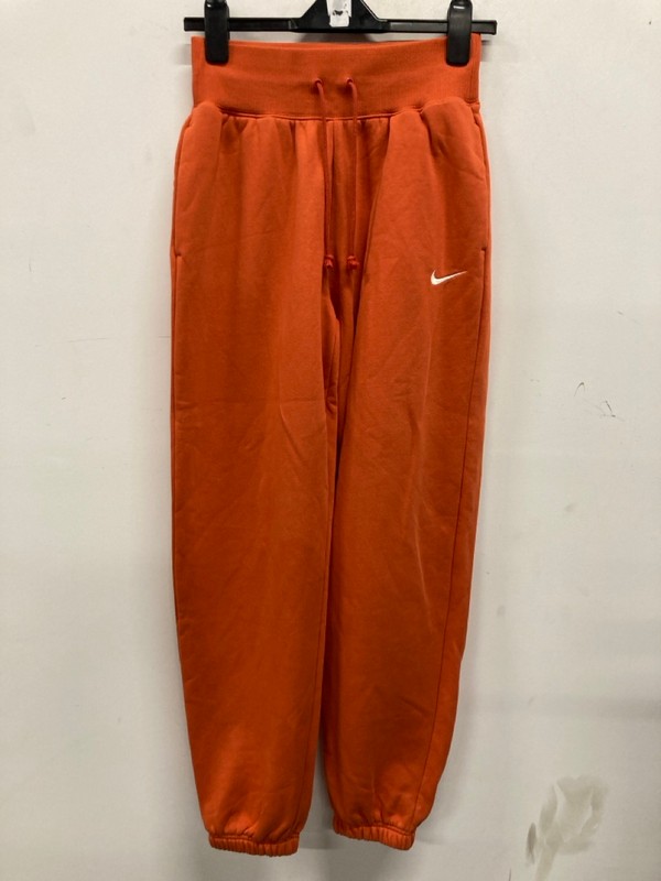 Lot 503  
            Nottingham SR9 - Delivery Only 

                
WOMENS NIKE ORANGE LOGO CUFFED JOGGERS UK SIZE XS