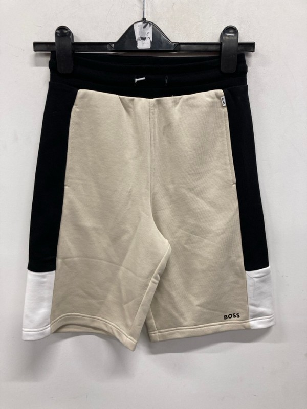Lot 506  
            Nottingham SR9 - Delivery Only 

                
HUGO BOSS BEIGE/BLACK/WHITE LOGO SHORTS UK SIZE XS - Image 4