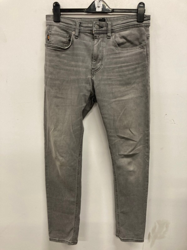 Lot 510  
            Nottingham SR9 - Delivery Only 

                
HUGO BOSS GREY JEANS UK SIZE 32/32 - Image 4