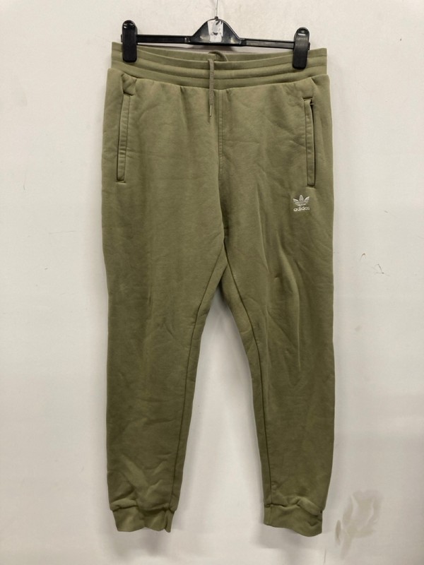 Lot 511  
            Nottingham SR9 - Delivery Only 

                
ADIDAS GREEN LOGO CUFFED JOGGERS UK SIZE L - Image 4