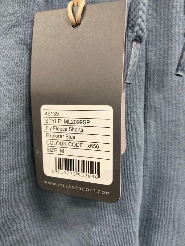 Lot 514  
            Nottingham SR9 - Delivery Only 

                
LYLE & SCOTT BLUE FLY FLEECE SHORTS UK SIZE M - Image 2