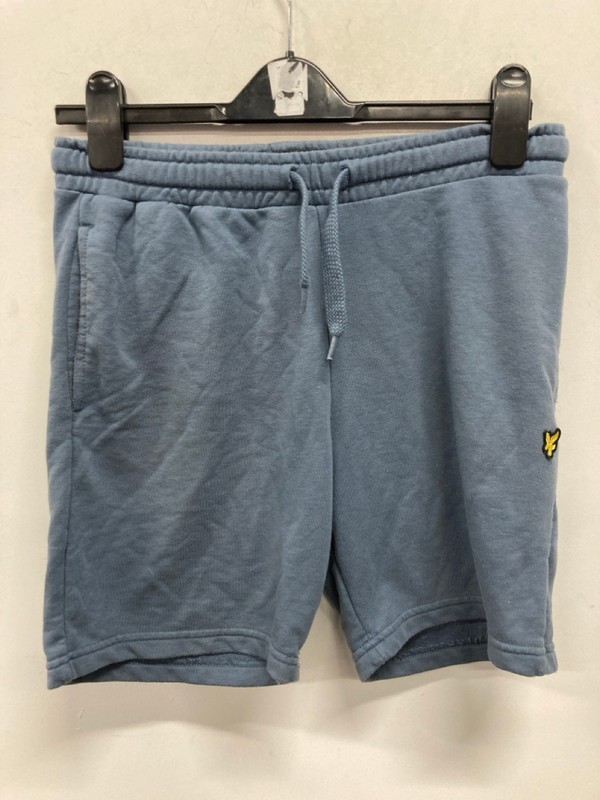 Lot 514  
            Nottingham SR9 - Delivery Only 

                
LYLE & SCOTT BLUE FLY FLEECE SHORTS UK SIZE M - Image 4