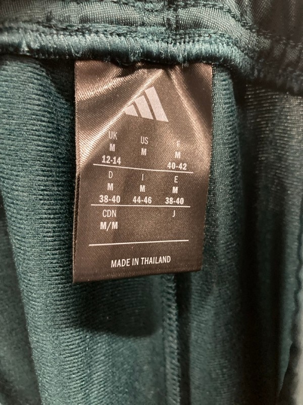 Lot 518  
            Nottingham SR9 - Delivery Only 

                
WOMENS ADIDAS TEAL LOGO JOGGERS UK SIZE M - Image 2