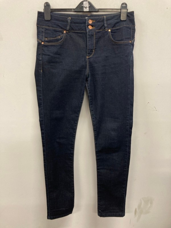 Lot 519  
            Nottingham SR9 - Delivery Only 

                
JASPER CONRAN DARK BLUE SKINNY JEANS UK SIZE 14R