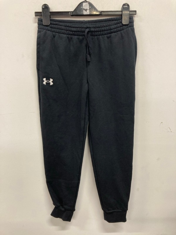 Lot 520  
            Nottingham SR9 - Delivery Only 

                
JUNIOR UNDER ARMOUR BLACK LOGO JOGGERS UK SIZE M - Image 4