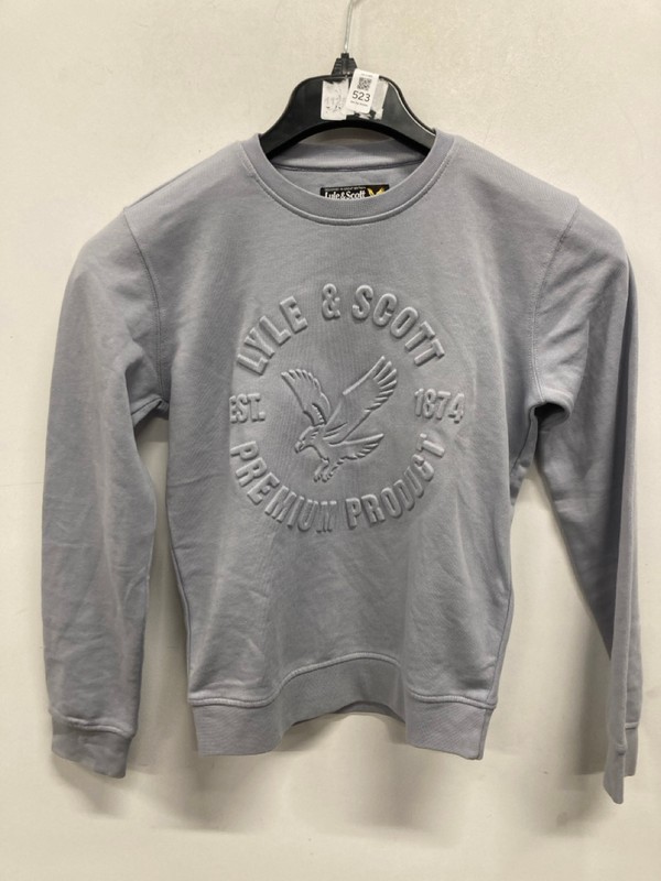 Lot 523  
            Nottingham SR9 - Delivery Only 

                
JUNIOR LYLE & SCOTT GREY LOGO CREWNECK JUMPER UK SIZE 10-11 YEARS - Image 4