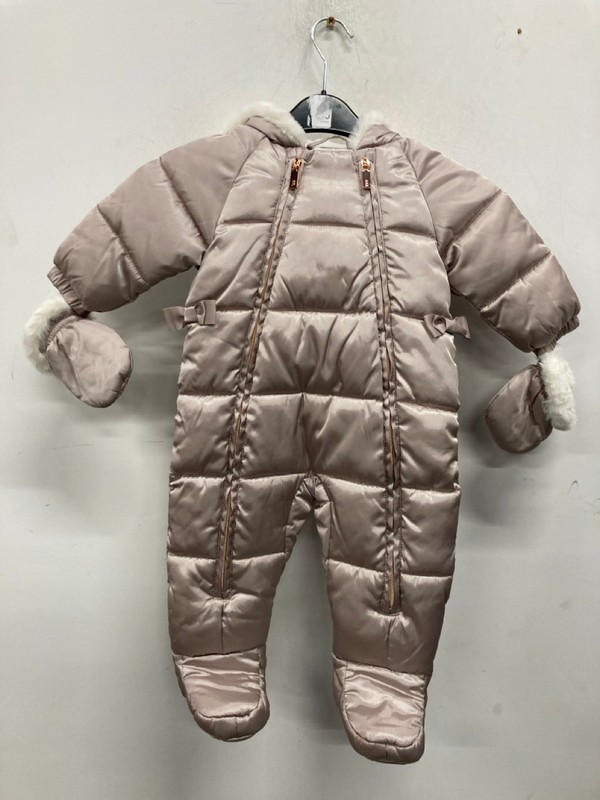 Lot 535  
            Nottingham SR9 - Delivery Only 

                
KIDS TED BAKER PINK COAT ONESIE WITH MITTENS UK SIZE 6-9 MONTHS