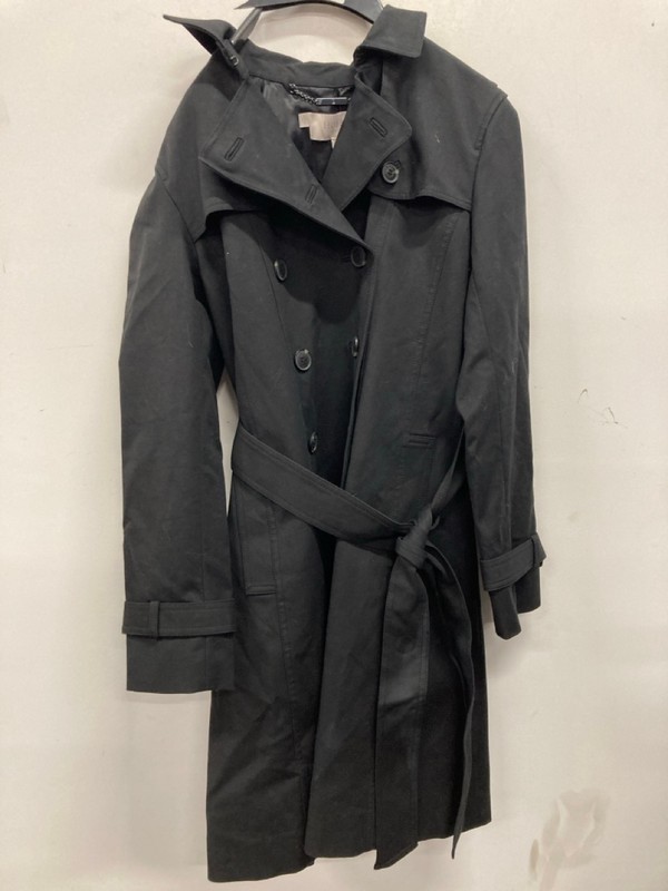 Lot 538  
            Nottingham SR9 - Delivery Only 

                
WOMENS HOBBS BLACK OVERCOAT UK SIZE 10