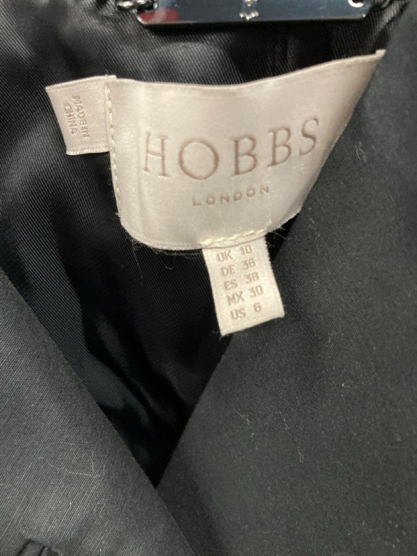 Lot 538  
            Nottingham SR9 - Delivery Only 

                
WOMENS HOBBS BLACK OVERCOAT UK SIZE 10 - Image 2