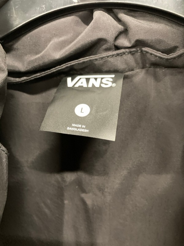 Lot 543  
            Nottingham SR9 - Delivery Only 

                
VANS BLACK/GREY LOGO PUFFER JACKET UK SIZE L - Image 2