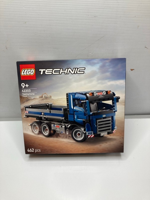 Lot 8  
            Nottingham SR9 - Delivery Only 

                
LEGO TECHNIC TIPPING DUMP TRUCK SET - 42203