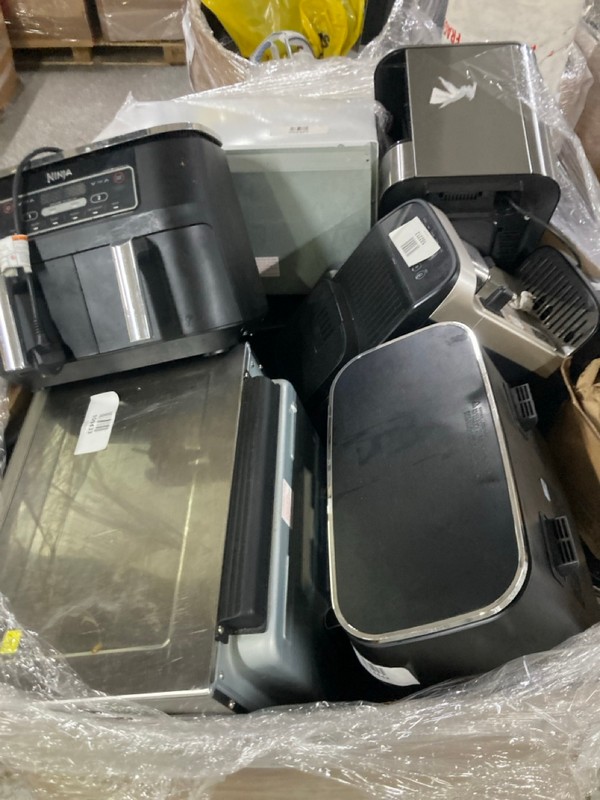 Lot 110  
            Nottingham SR1 - Delivery or Collection 

                
PALLET OF VARIOUS SMALL KITCHEN APPLIANCES (SMALL APPLIANCES 05/12/2025) - Image 2